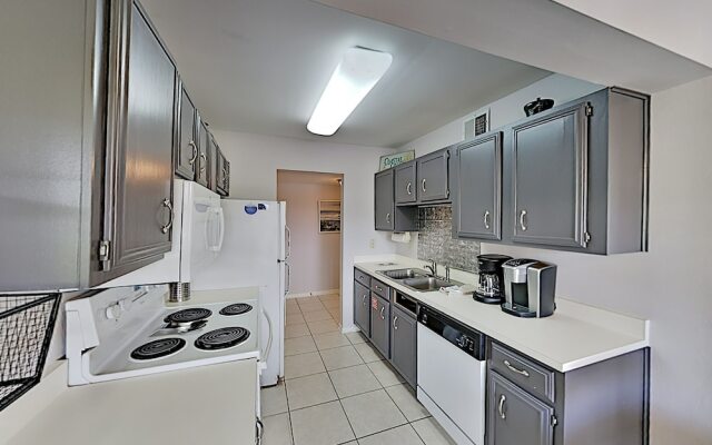 542nd98c 2 Bedroom Condo