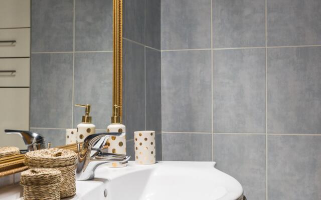 Athenian Stylish 2 Bdrm Apartment