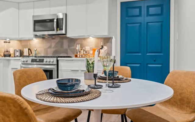 Stylish 1BR/2BA Near Liberty Bell