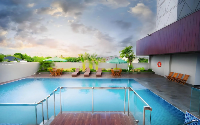 Ayola First Point Hotel Pekanbaru