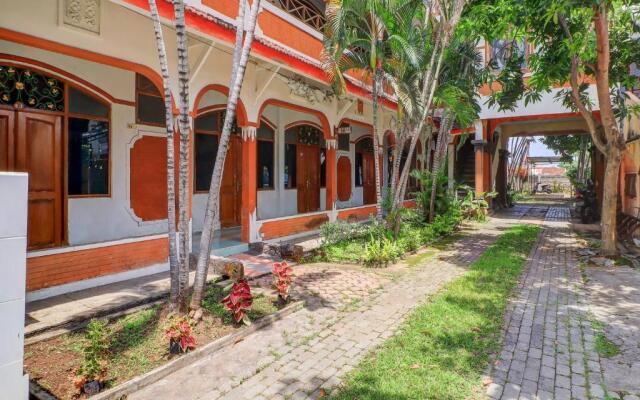 OYO 91042 Hawaina Hotel