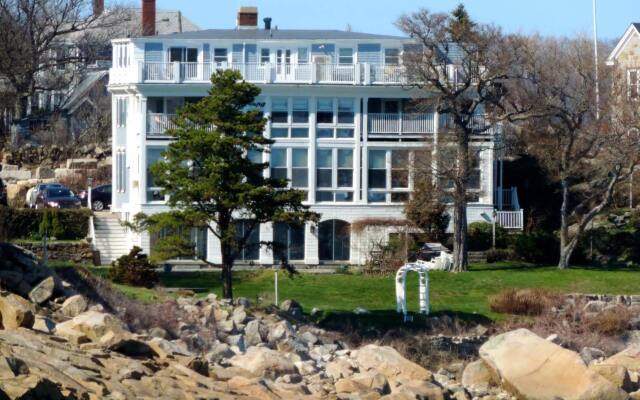 The Yankee Clipper Inn