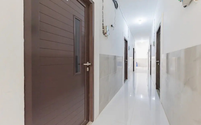 RedDoorz @ Kedawung Aurel Cirebon