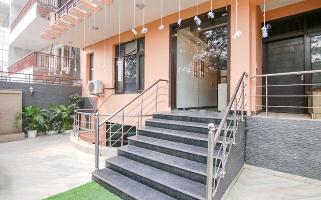 Fabhotel The Lavish Villa