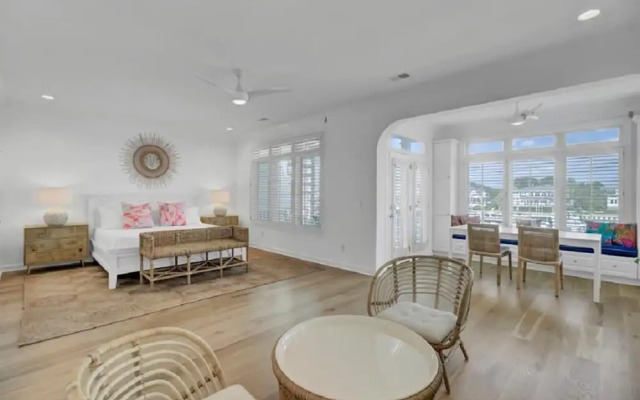 Yacht Harbor Court 30