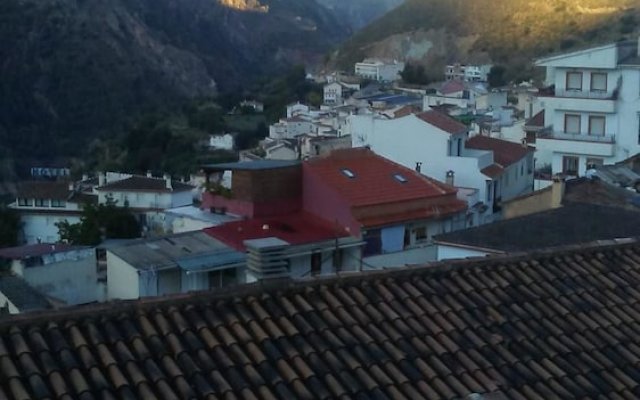 House With 2 Bedrooms in Güejar Sierra, With Furnished Terrace - 20 km