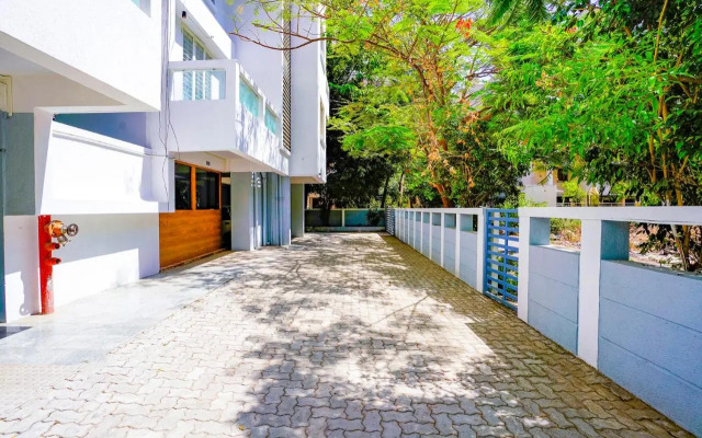 Fabhotel Woods Regency