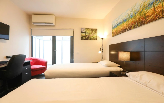 Alston Apartments Hotel