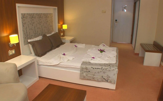 Sentinus Beach Hotel