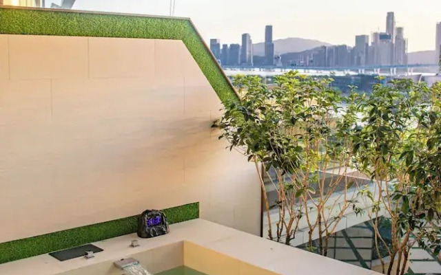 YOHO Resorts World Hotel