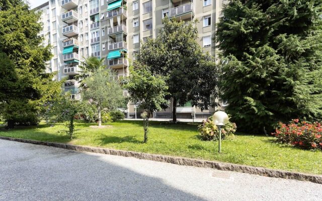 JOIVY Adorable Flat W/ Balcony