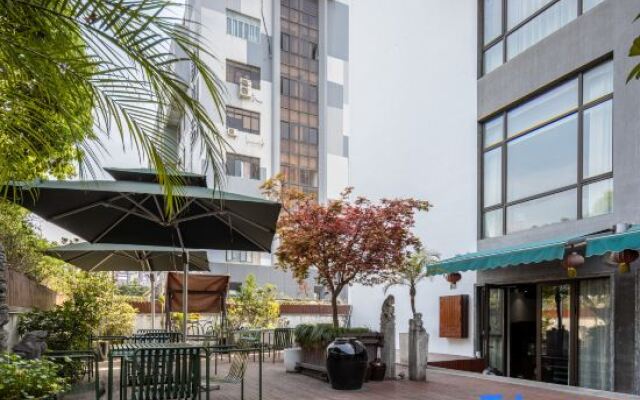 Crossing E-sports Hotel