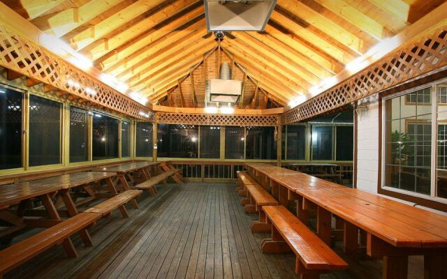 Spring Summer Fall Winter Pension