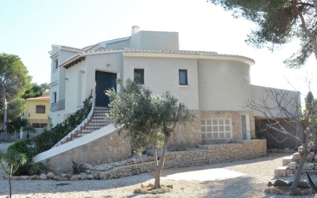 Gorgeous Villa in Ambolo With Private Swimming Pool