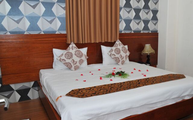 Queen Central Hotel