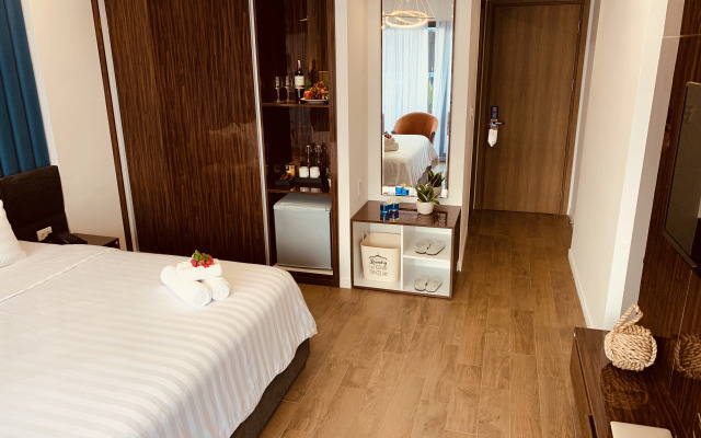 Royal Dragon Boutique Hotel