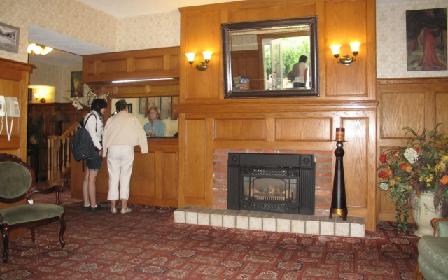 James Bay Inn Hotel & Suites