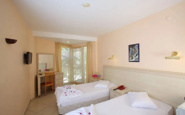 Catamaran Hotel
