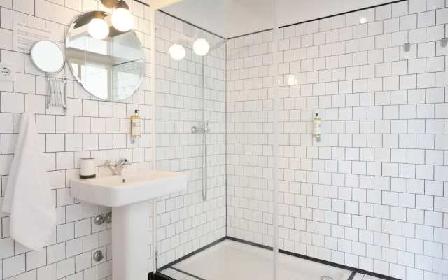 Miragaia Riverside Suites.