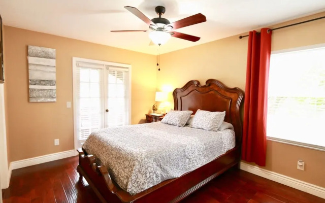 Villa at Pleasant Lake