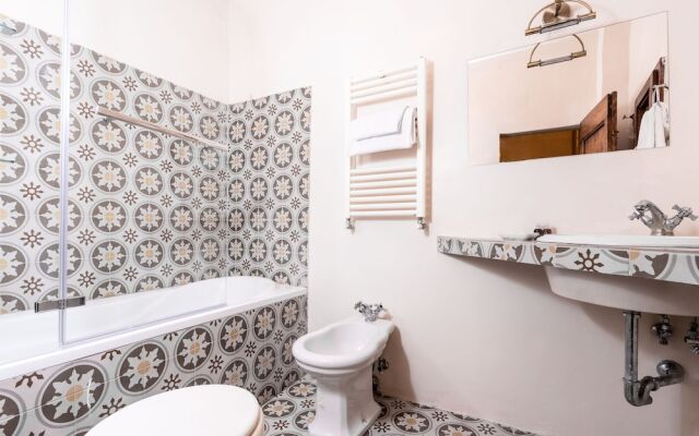 Florentine Palazzo - 4 bedrooms - Historic Center apt