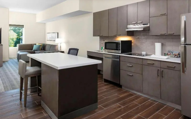 Hyatt House Charlotte / Rea Farms