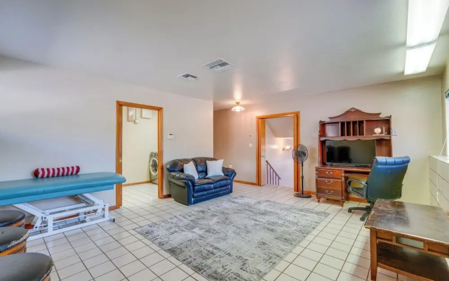 Close to Hiking & Biking: Mtn-view Phoenix Home