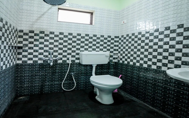 The Greenview Inn by OYO Rooms