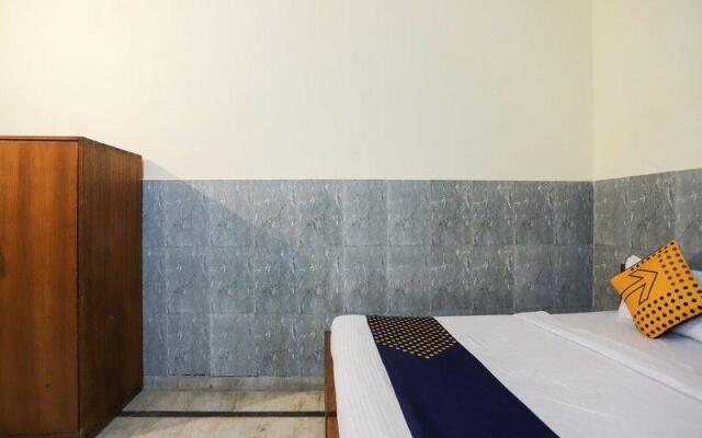 OYO Flagship 23665 Hotel Ajay