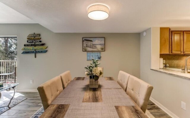 2065 Beachwood