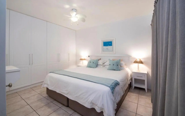 Kelly's Beachfront Apartments