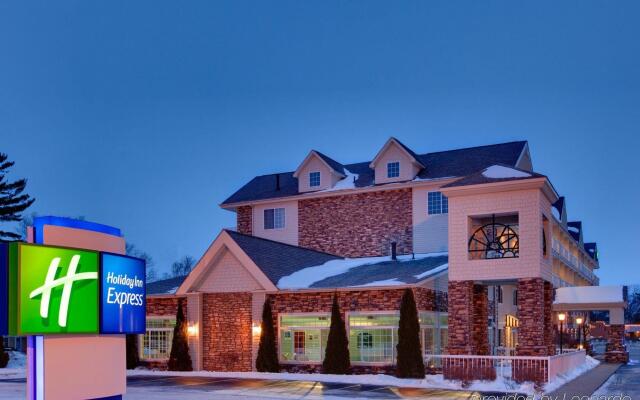 Holiday Inn Express Mackinaw City, an IHG Hotel