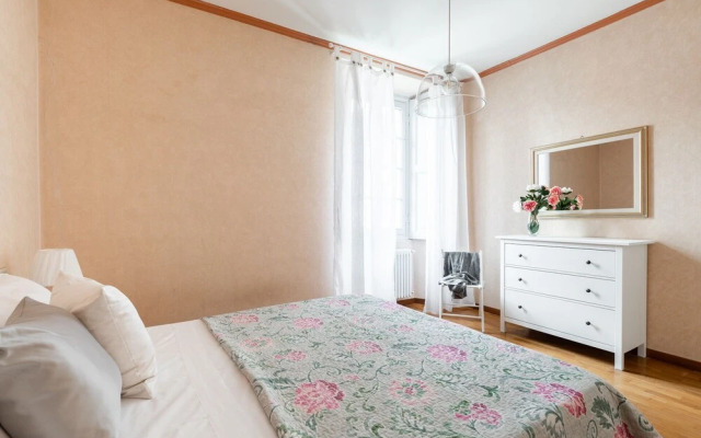 Elisabeth in Villa with Private Parking