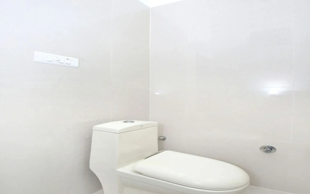 M The Business Hotel by OYO Rooms