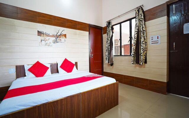 OYO 43646 Mukund Sarovar