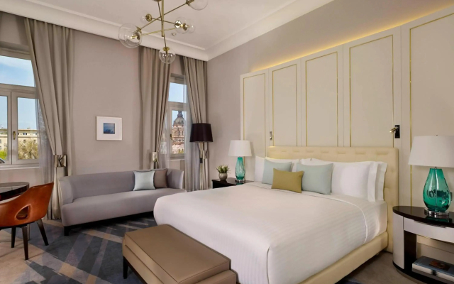 Отель Al Habtoor Palace Budapest