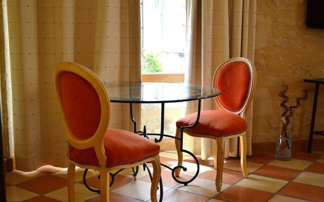 Les Feuilles dAcanthe