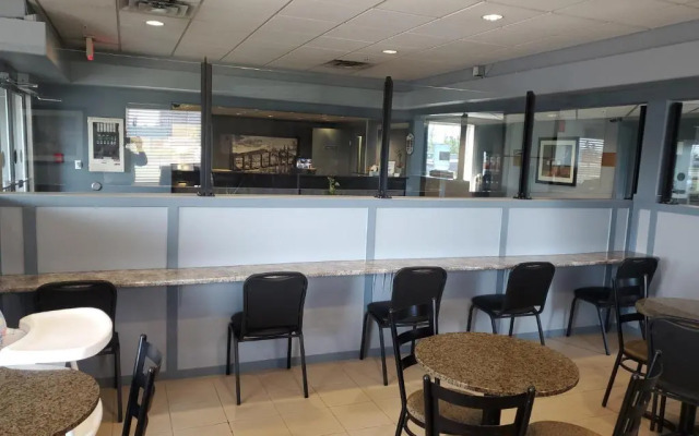 Super 8 Edmonton International Airport