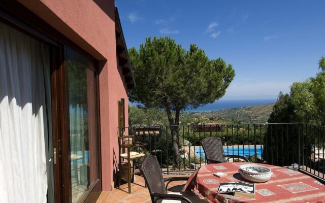 Luxurious Holiday Home in Collesano With Pool