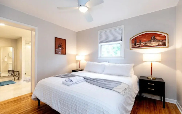 Casa Azul: King Bedsclose to Broadwayhot Tub!