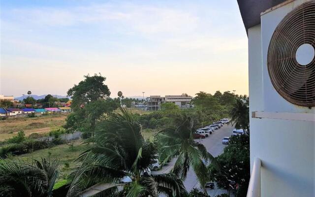 Jomtien Beach Condo - Studio Close to the Beach