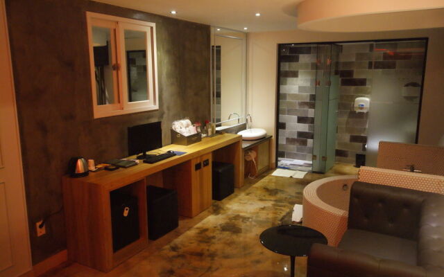 Lazzi Hotel