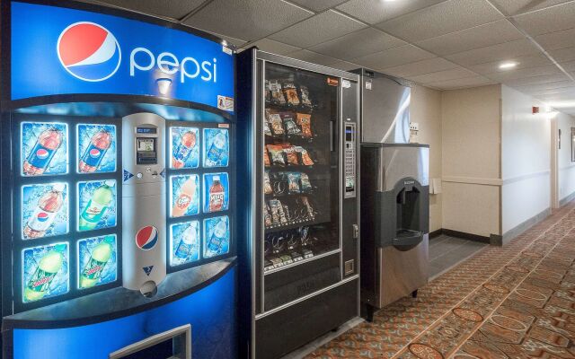 Red Roof Inn & Suites Mt Holly - McGuire AFB