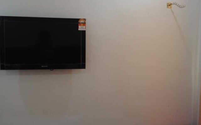 White House Cubical Hotel