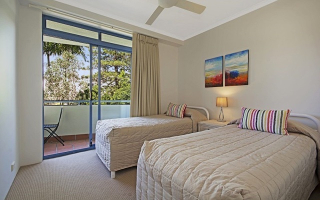 Stunning views great location Sunshine Beach! - Unit 1 Vista Pacific 12 Bryan Street – Guest Rooms – Sunshine Beach