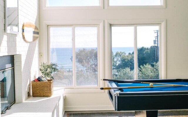 Pacifica by AvantStay | Ocean Getaway w/ Sunset Views | Sleeps 24!