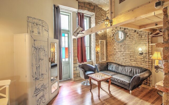 Lavender Circus Hostel And Apartments