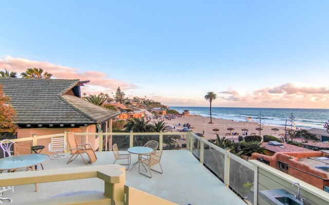 Moonlight Beach Home in Encinitas by RedAwning