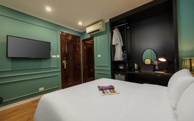 Madelise Adora Hotel