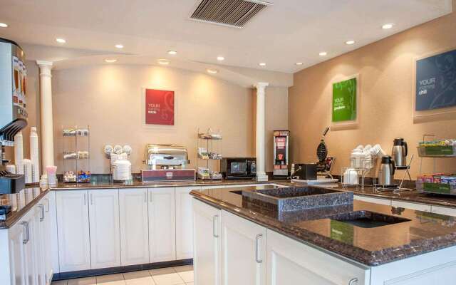 Comfort Suites West Warwick - Providence